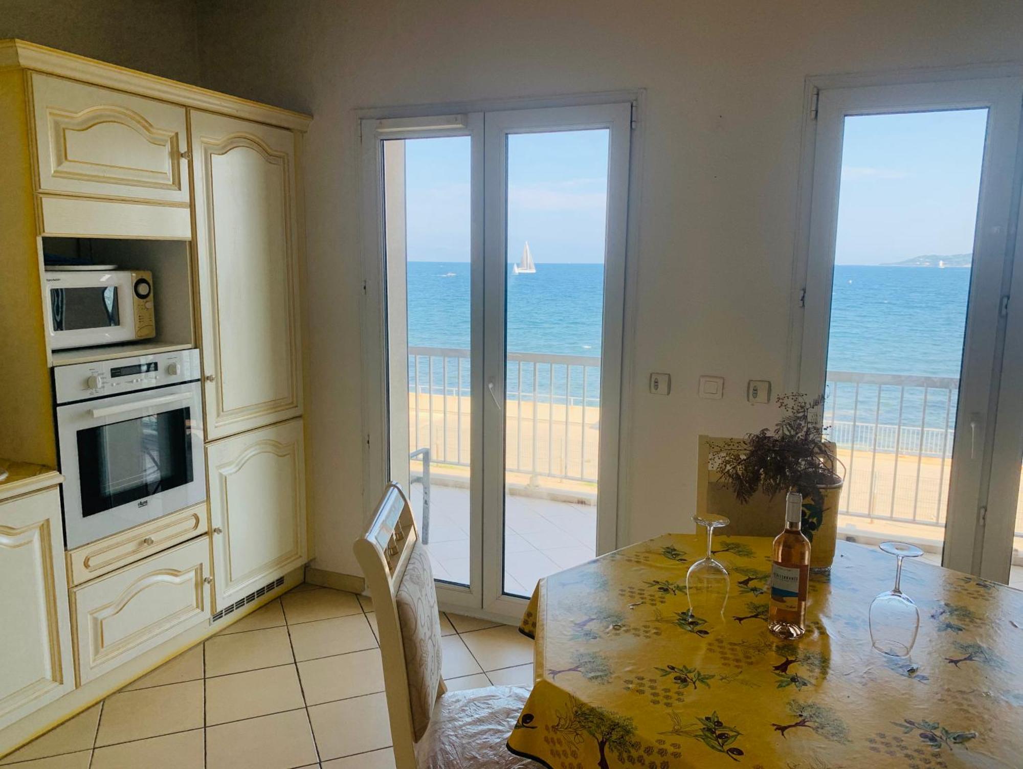 Le Latania Apartment Sainte-Maxime Luaran gambar